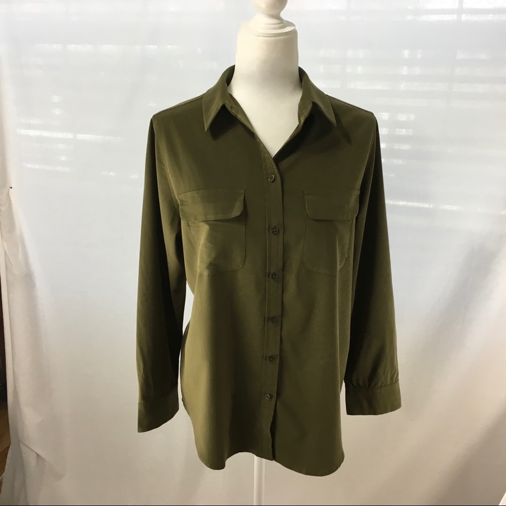 Chico’s Silky Button Down Shirt. Size 1.